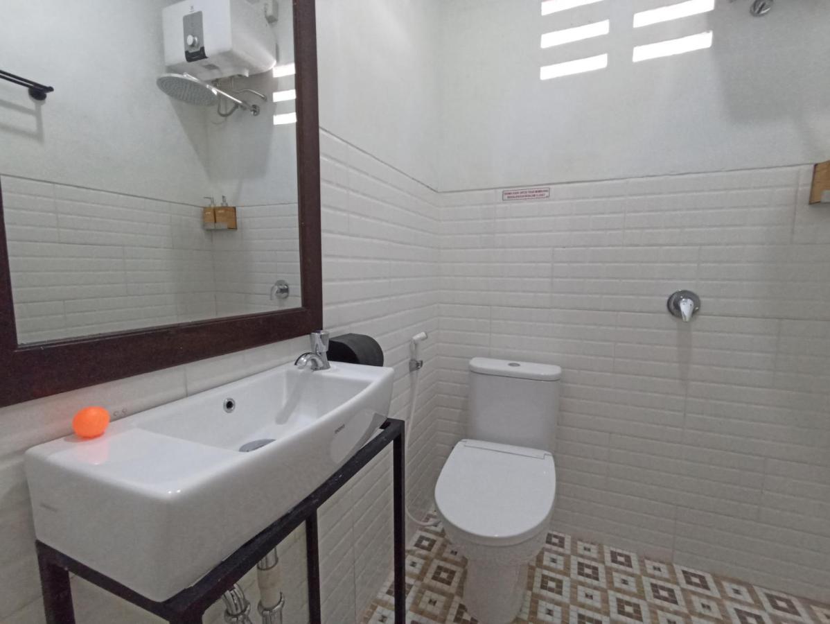 Mruyung Guest House Kota Lama Banyumas Mitra Reddoorz Экстерьер фото