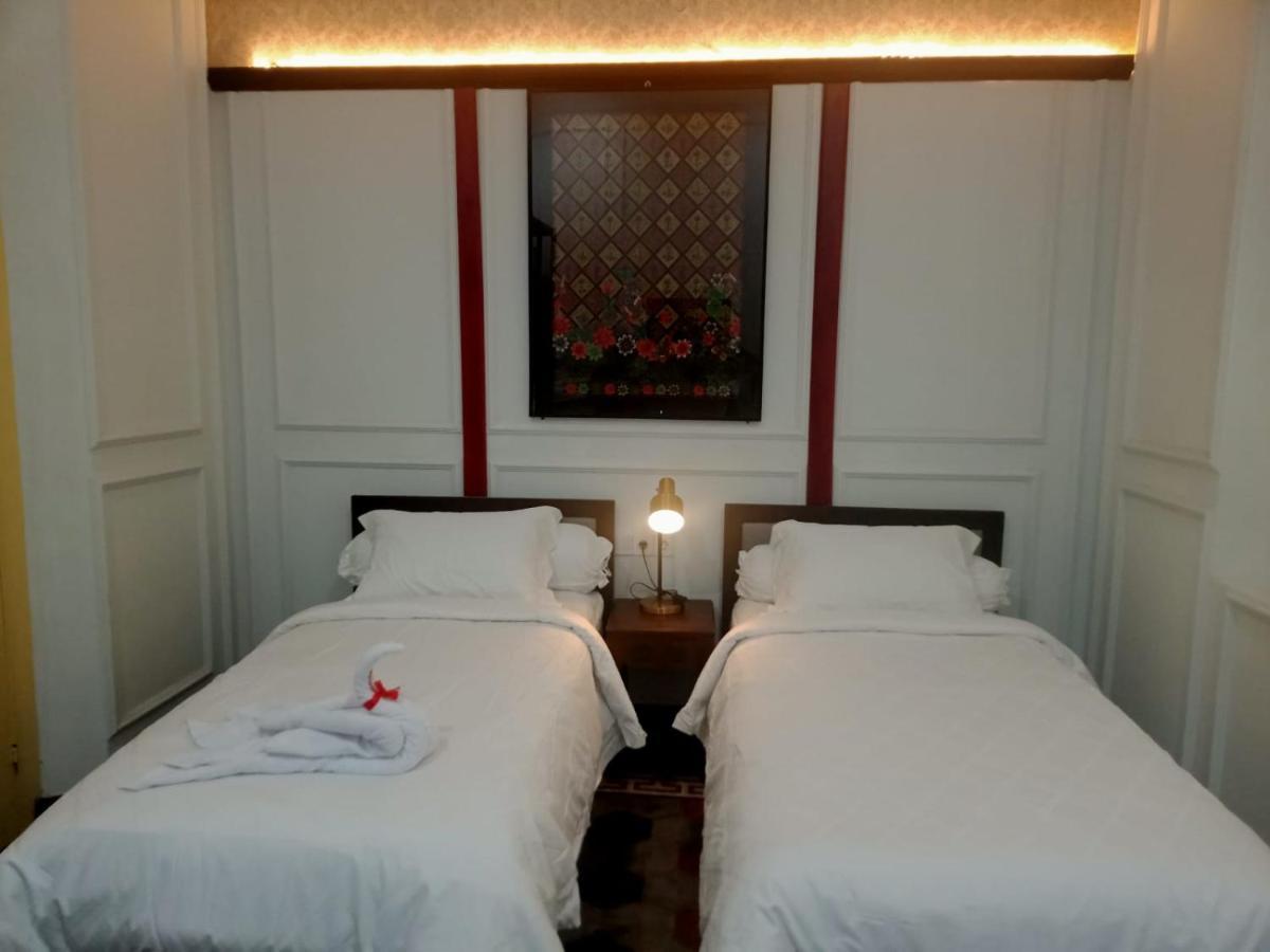 Mruyung Guest House Kota Lama Banyumas Mitra Reddoorz Экстерьер фото
